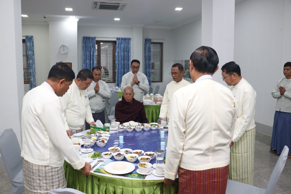 ( ၂၀ ) ကြိမ်မြောက် ဝါဆိုသင်္ကန်းဆက်ကပ်လှူဒါန်းပွဲအခမ်းအနားကျင်းပ