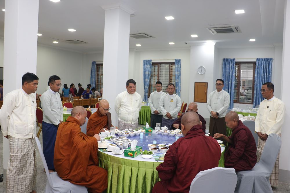 ( ၂၀ ) ကြိမ်မြောက် ဝါဆိုသင်္ကန်းဆက်ကပ်လှူဒါန်းပွဲအခမ်းအနားကျင်းပ